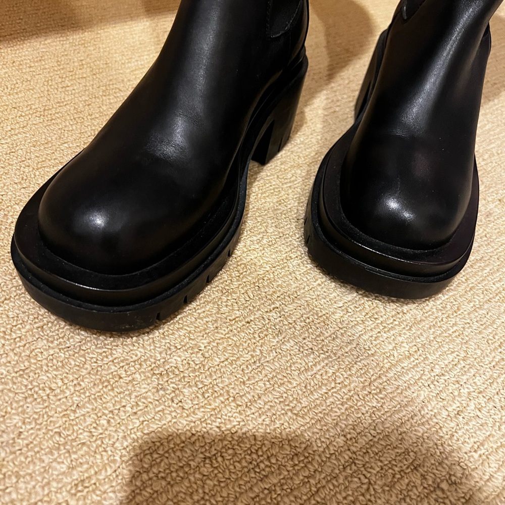 bottega veneta Women's Black Knee-High Boots - Picture 2 of 7